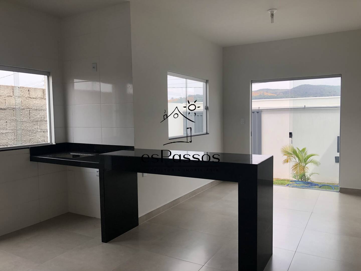 Casa à venda com 3 quartos, 160m² - Foto 1