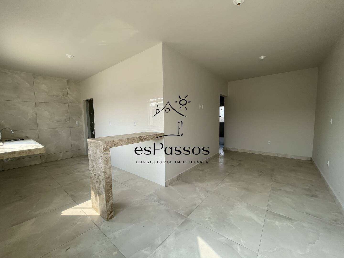 Casa à venda com 3 quartos, 150m² - Foto 1