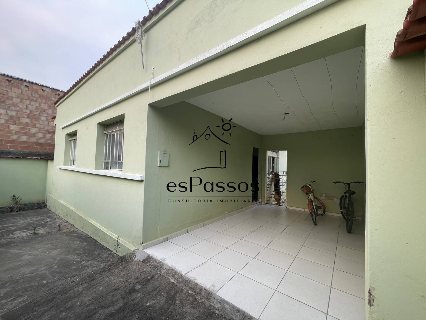 Casa à venda com 4 quartos, 360m² - Foto 1