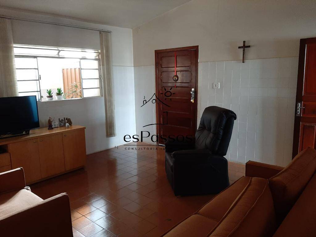 Casa à venda com 5 quartos, 680m² - Foto 2